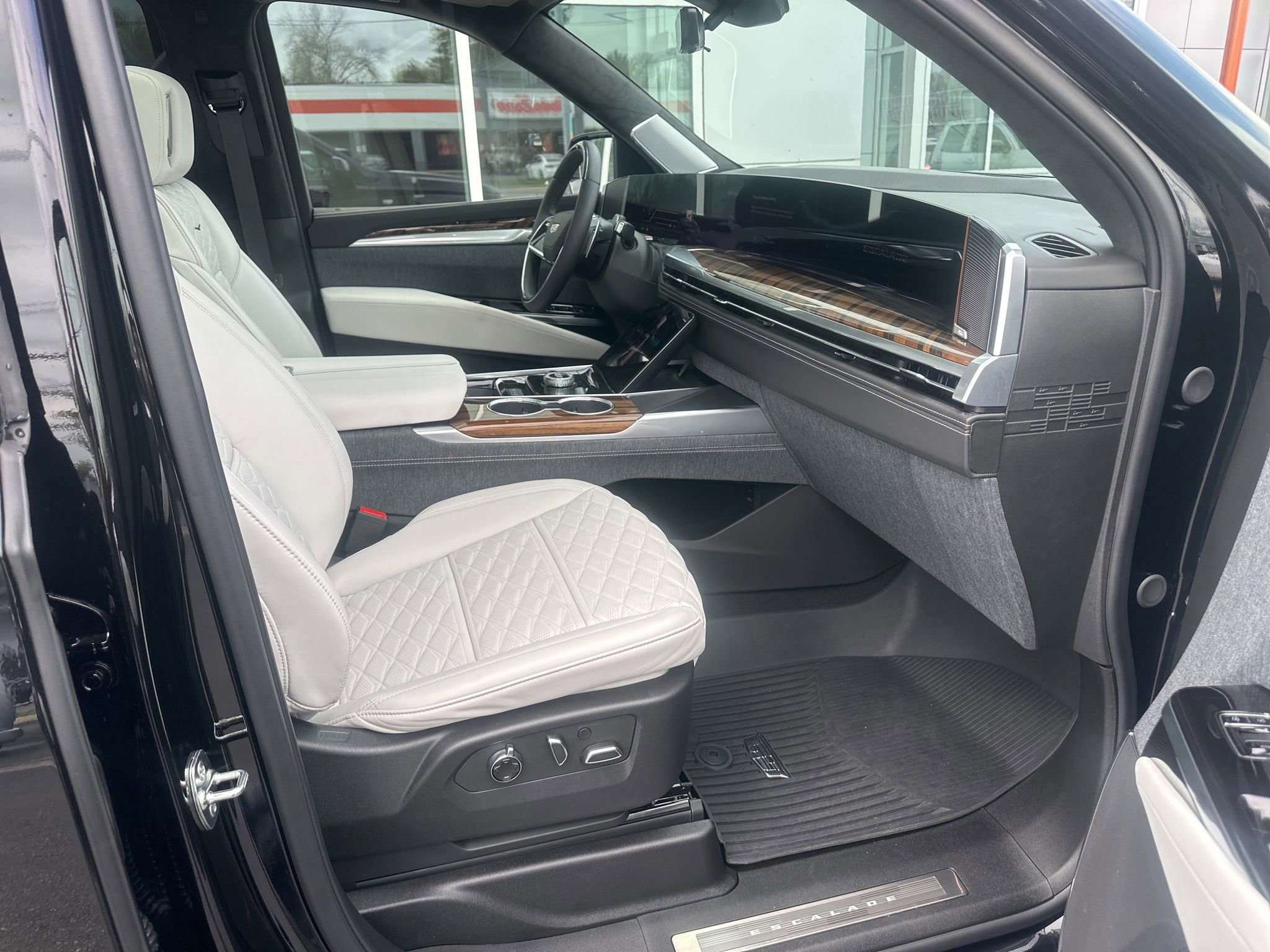 Used 2026 Cadillac Escalade Platinum Sport w/ LPO, ONYX Package image 27
