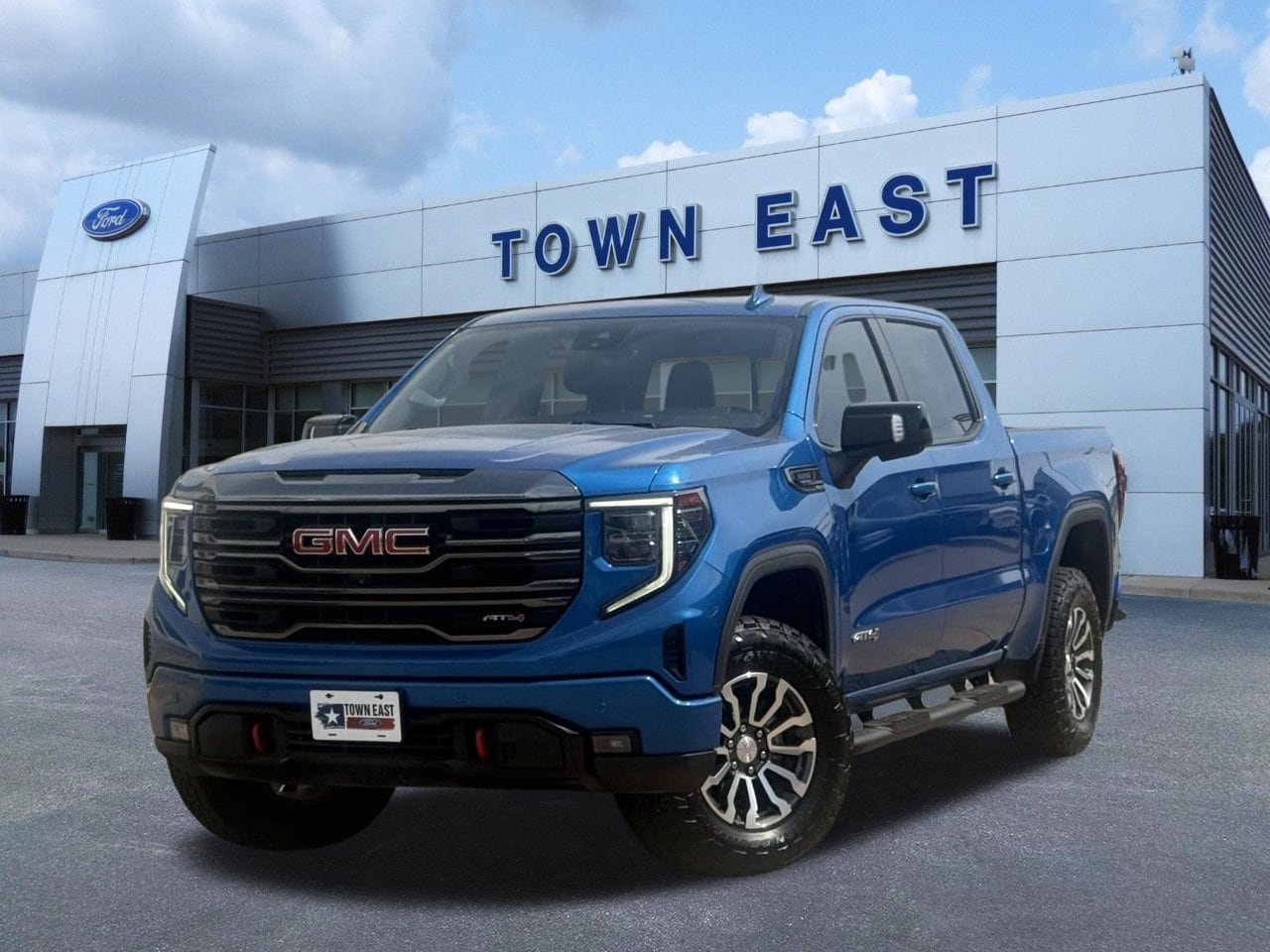Used 2023 GMC Sierra 1500 AT4 w/ AT4 Premium Package AWD/4WD image 1