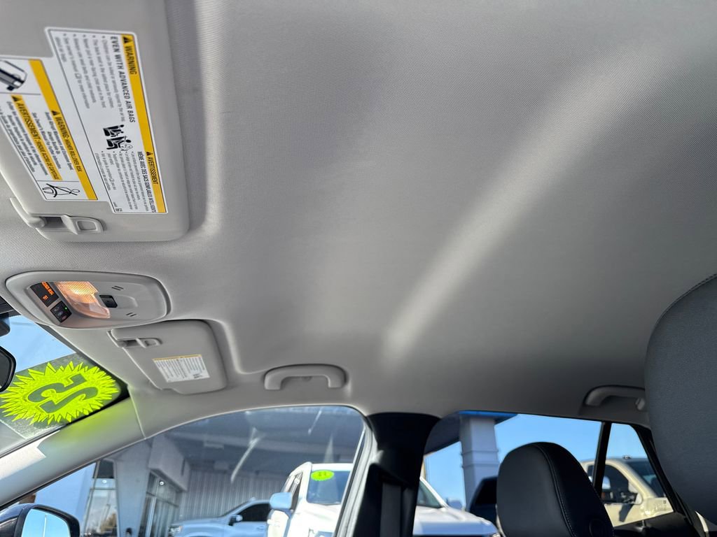 Used 2025 Chevrolet Trax LT w/ LT Convenience Package image 24