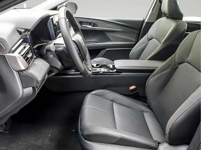 New 2025 Toyota Camry XLE image 10