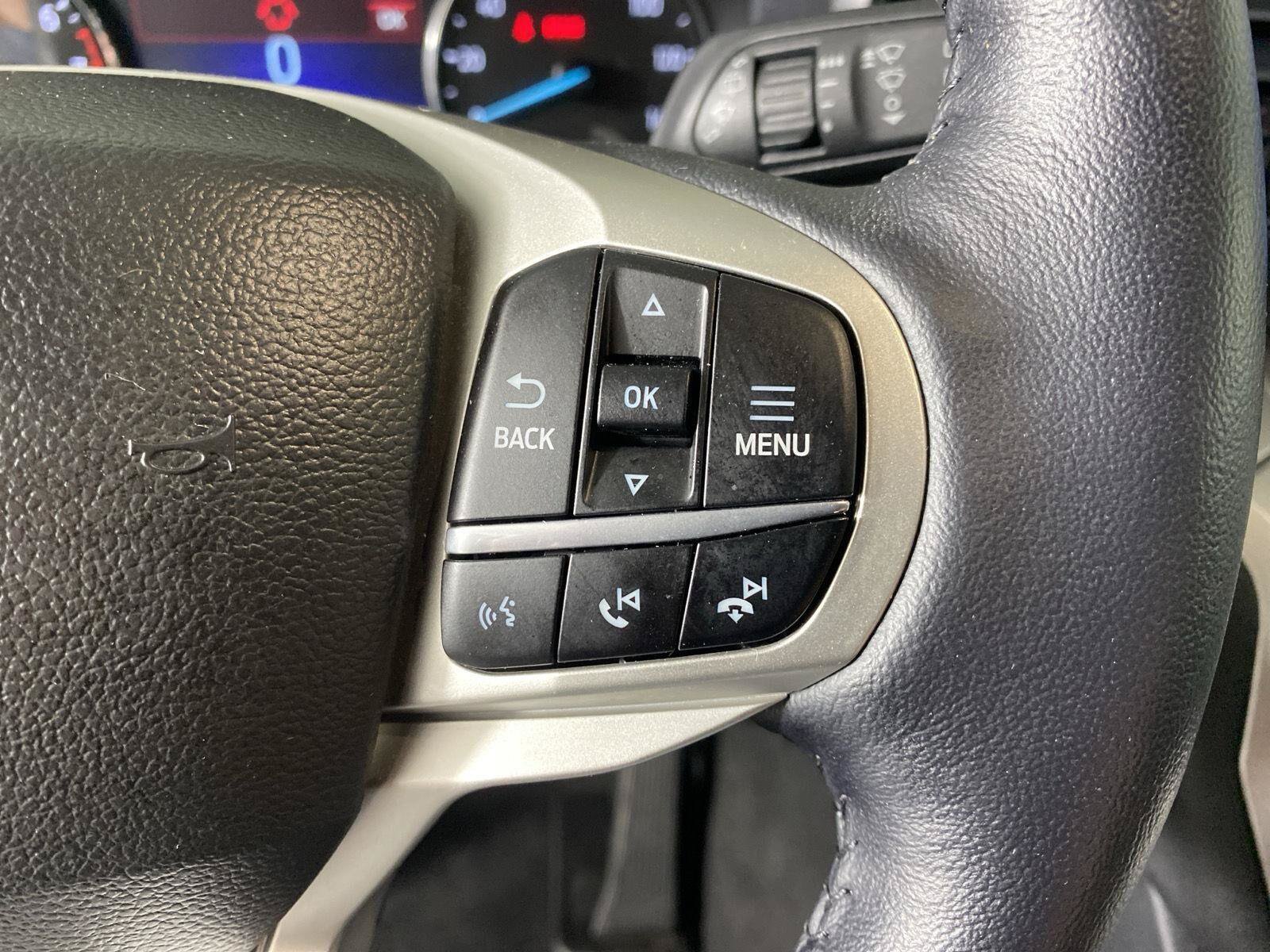 Used 2023 Ford Explorer XLT AWD/4WD image 21
