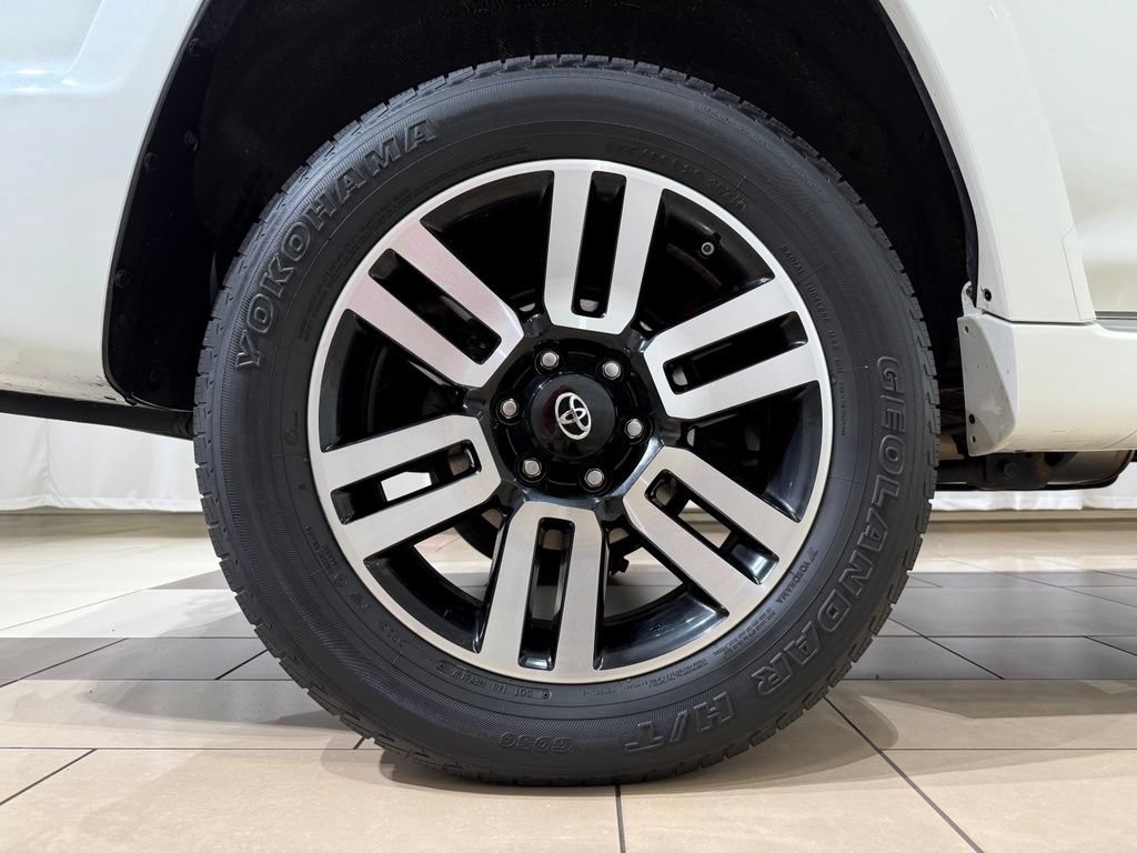 Used 2020 Toyota 4Runner Limited AWD/4WD image 9