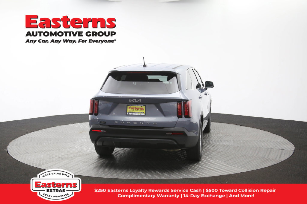 Used 2022 Kia Sorento LX FWD image 37
