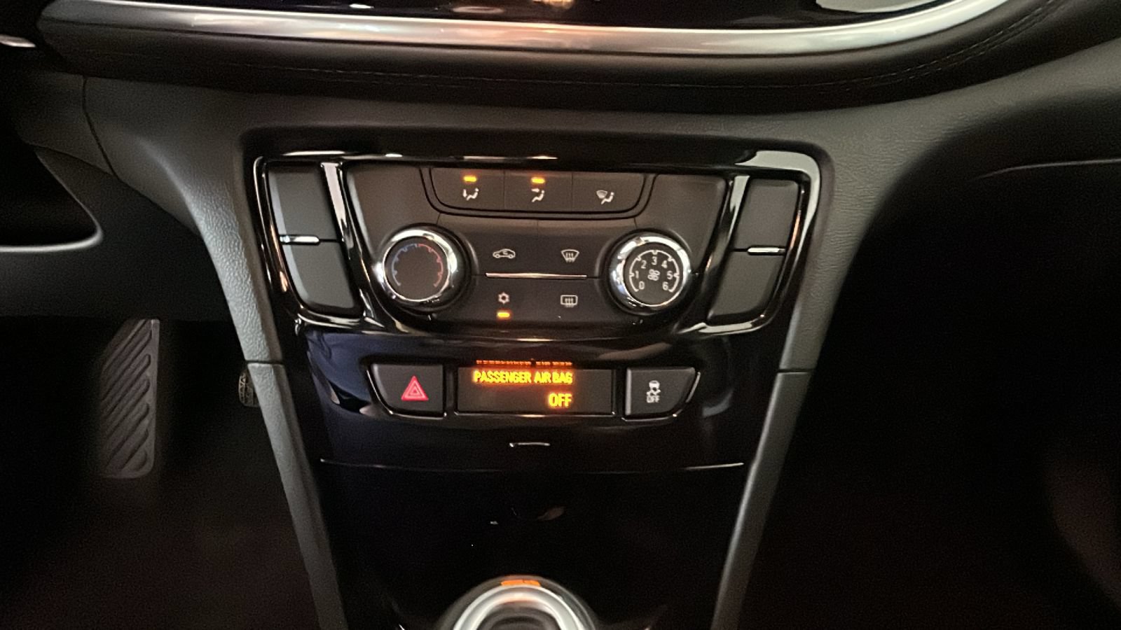 Used 2019 Buick Encore Preferred AWD/4WD image 26