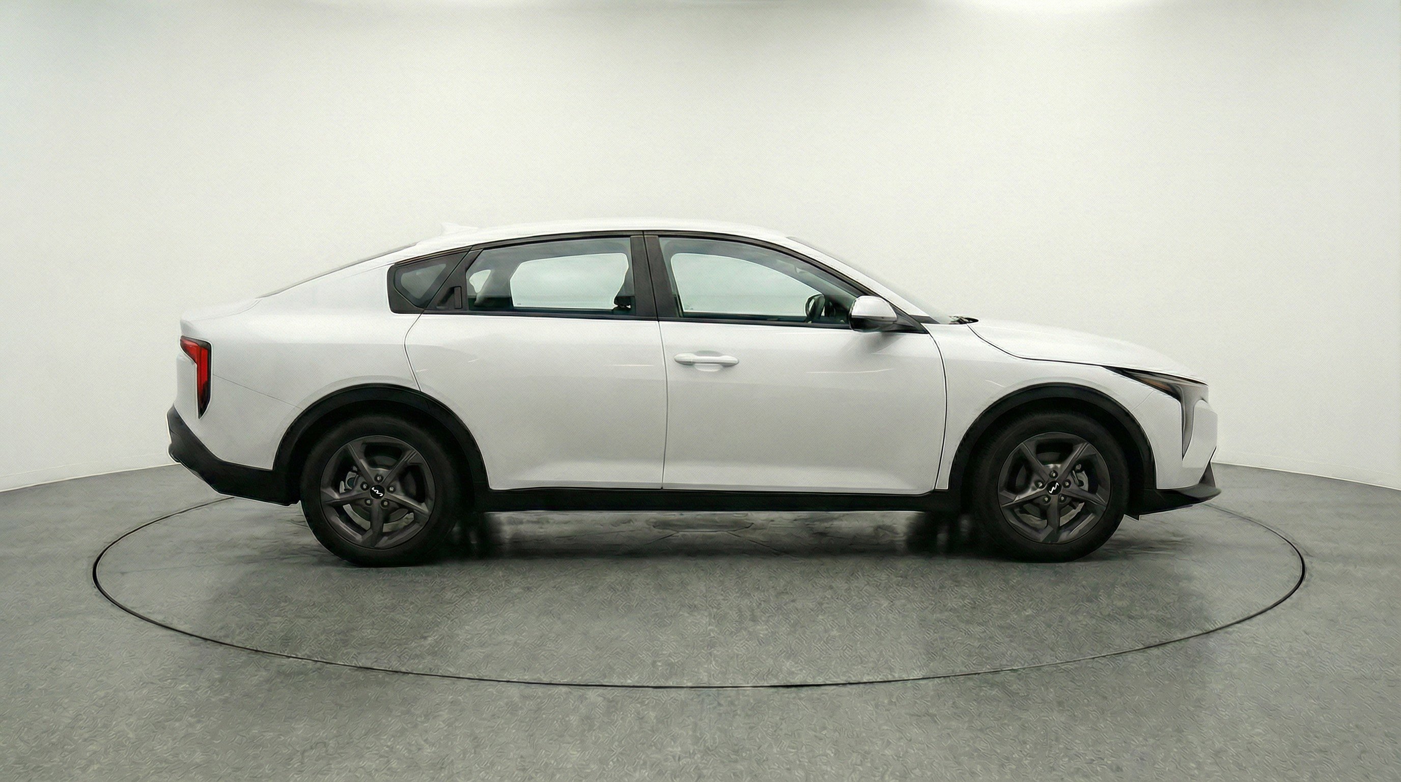 Used 2025 Kia K4 FWD image 11