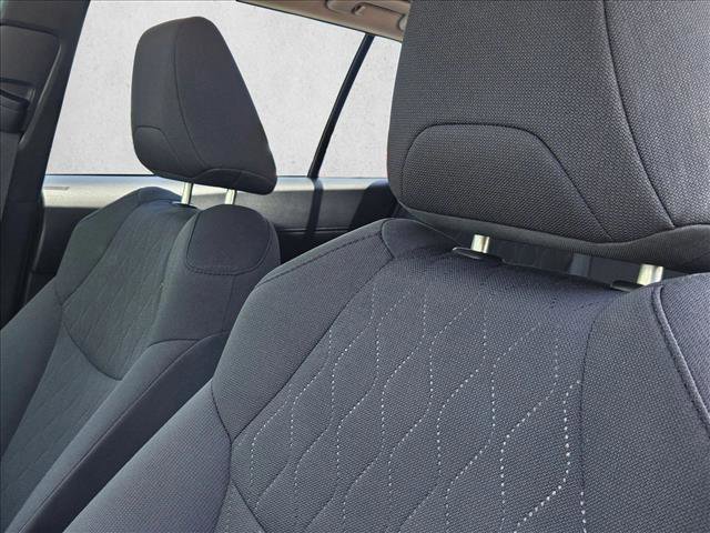 Used 2023 Toyota Corolla Cross LE w/ Moonroof Package FWD image 11