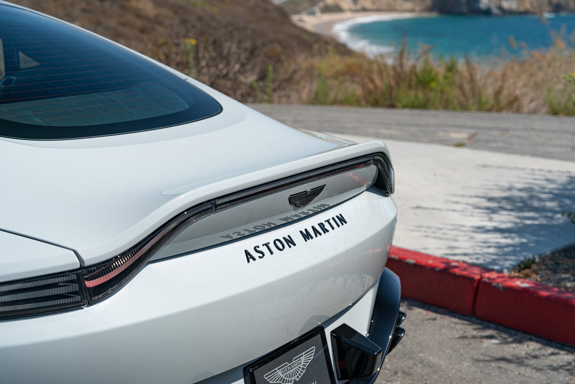 Used 2025 Aston Martin V8 Vantage Coupe image 24