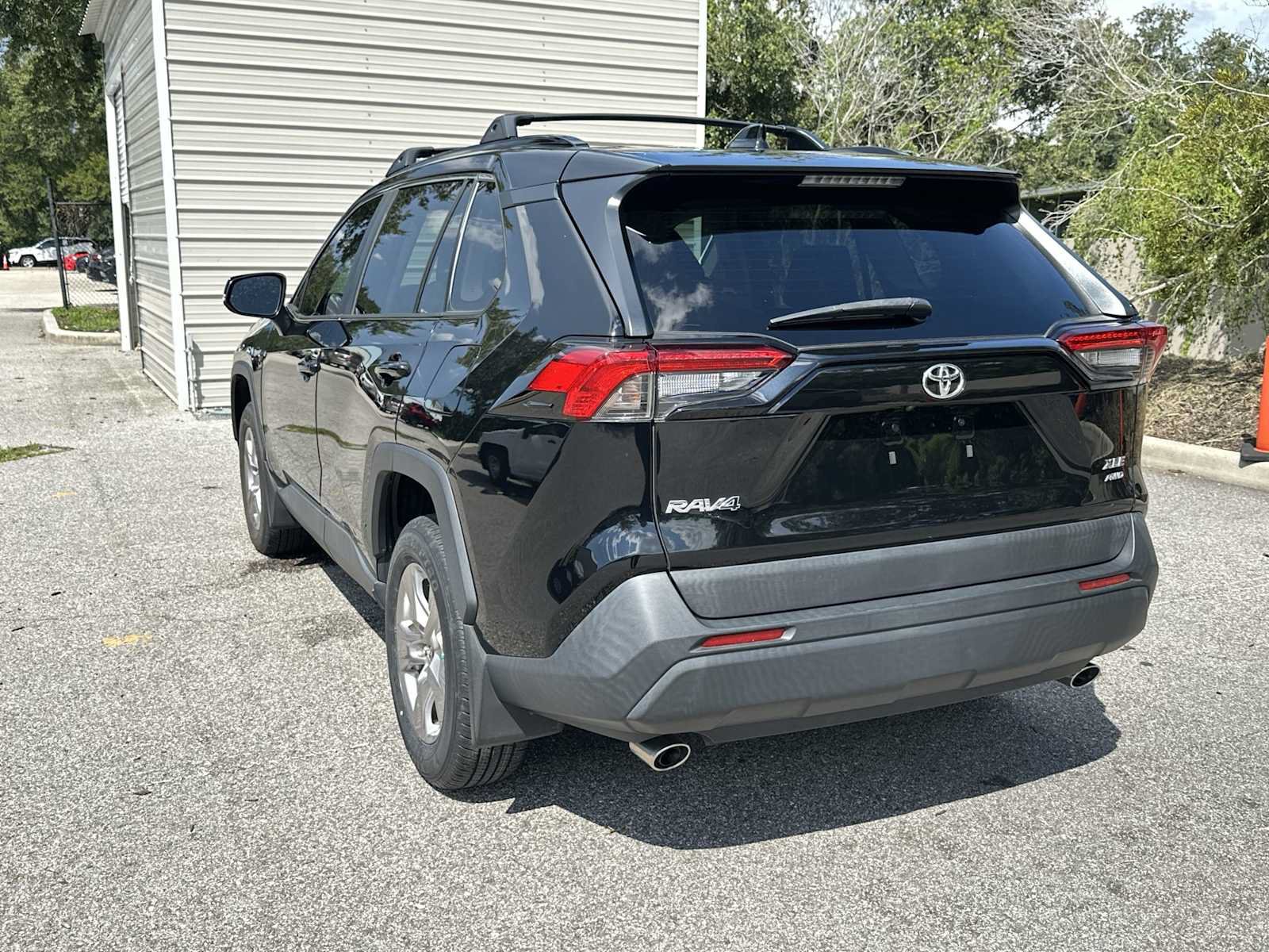 Used 2023 Toyota RAV4 XLE w/ Convenience Package AWD/4WD image 4