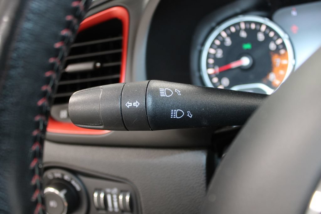 Used 2018 Jeep Renegade Trailhawk AWD/4WD image 18