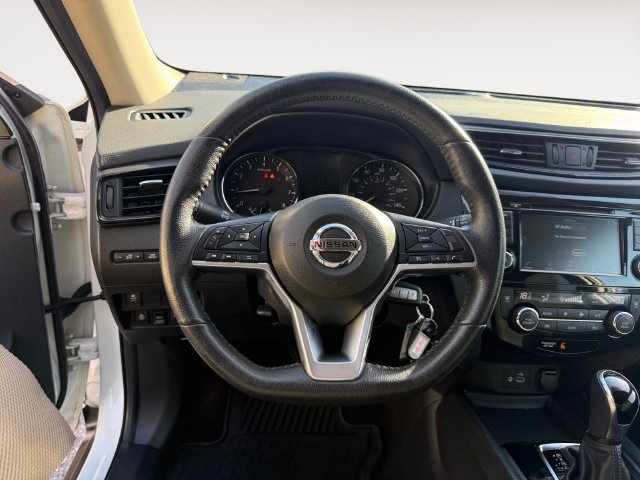 Used 2020 Nissan Rogue SV AWD/4WD image 13