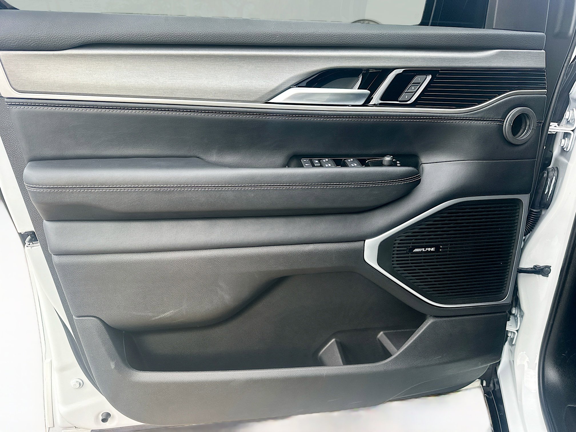 Used 2025 Jeep Wagoneer Series II image 21