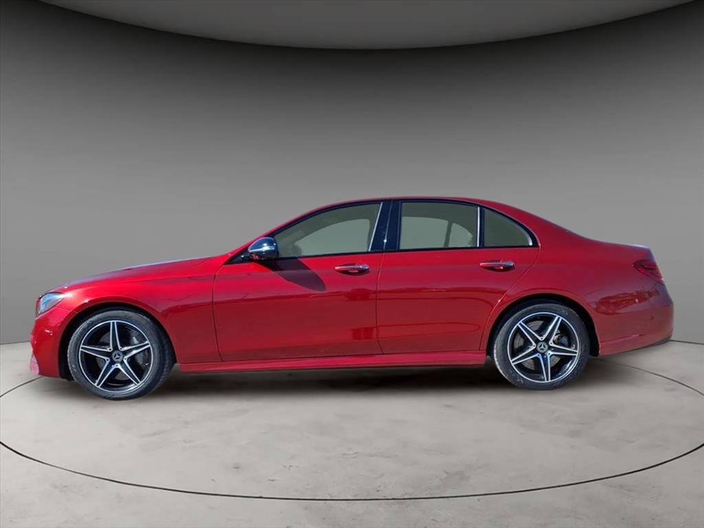 Used 2018 Mercedes-Benz E 400 4MATIC Sedan image 2