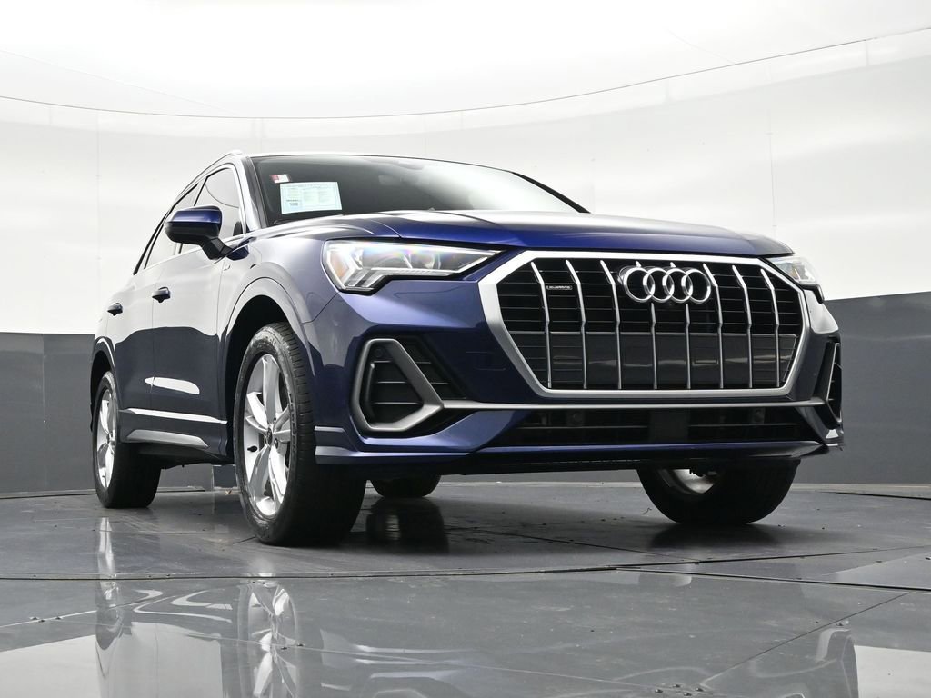 Used 2023 Audi Q3 2.0T Premium Plus w/ Premium Plus Package image 33