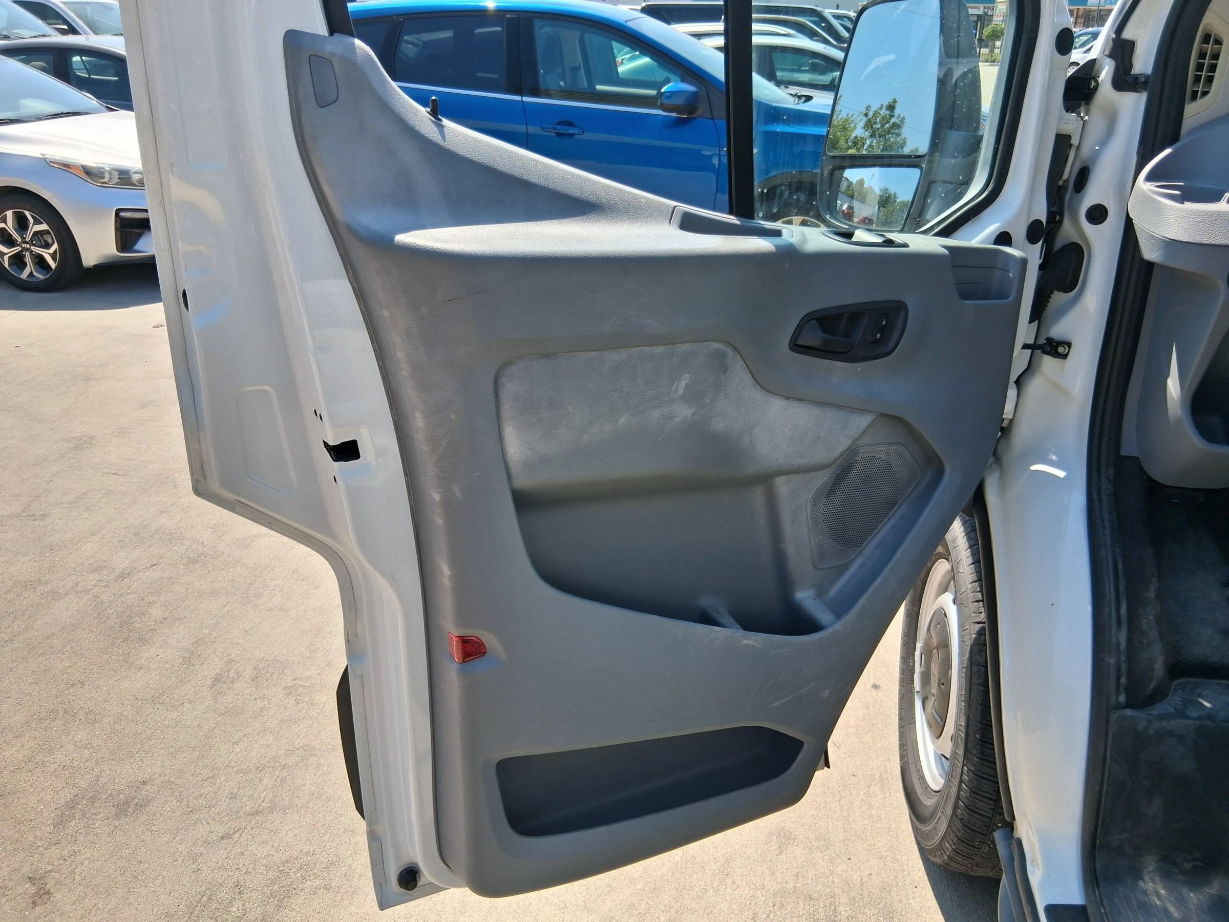 Used 2016 Ford Transit 150 130 Low Roof RWD image 18