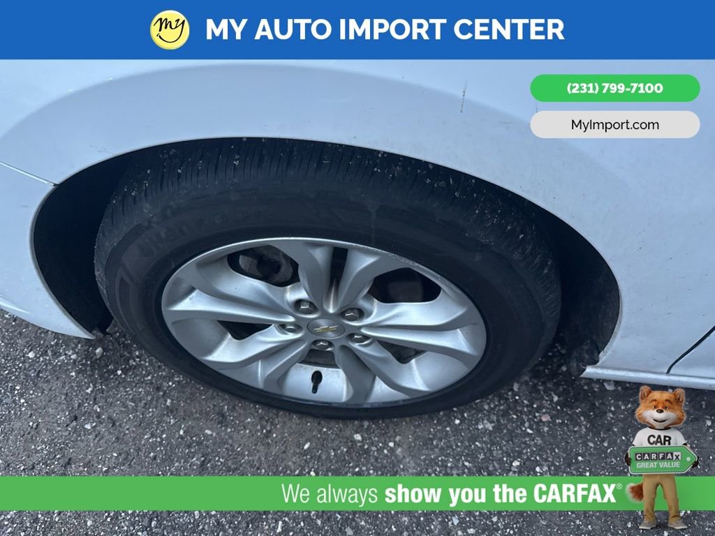 Used 2019 Chevrolet Cruze LT w/ Sun And Sound Package image 6