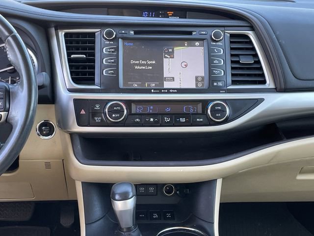 Used 2017 Toyota Highlander XLE image 16