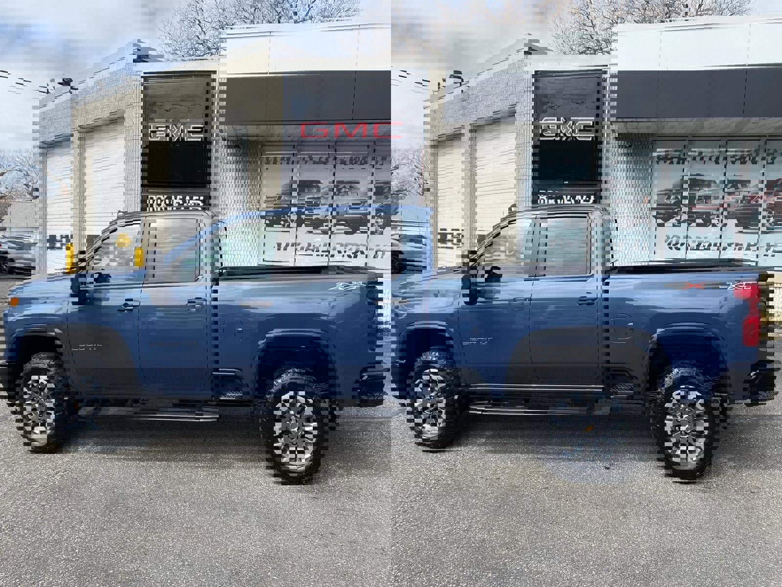 Certified 2024 Chevrolet Silverado 2500 Custom w/ Custom Value Package image 4