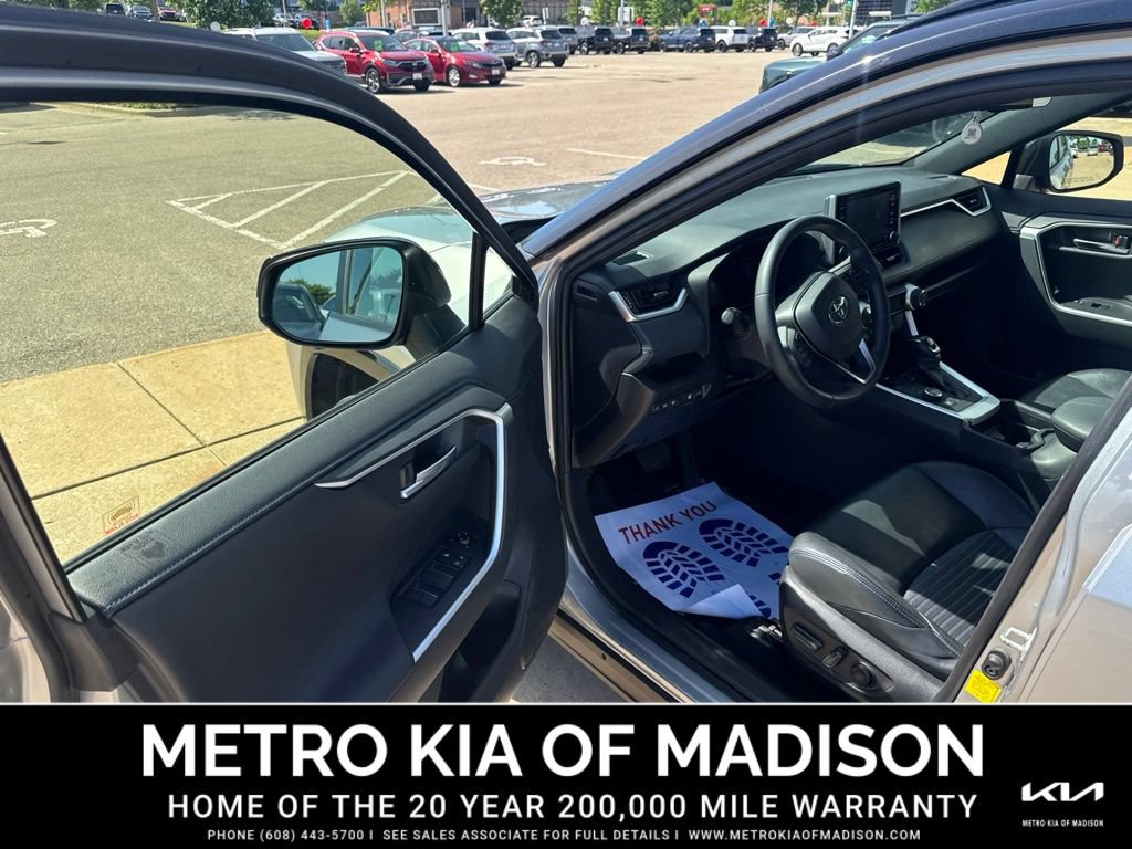 Used 2020 Toyota RAV4 XSE w/ XSE Grade Weather Package AWD/4WD image 11