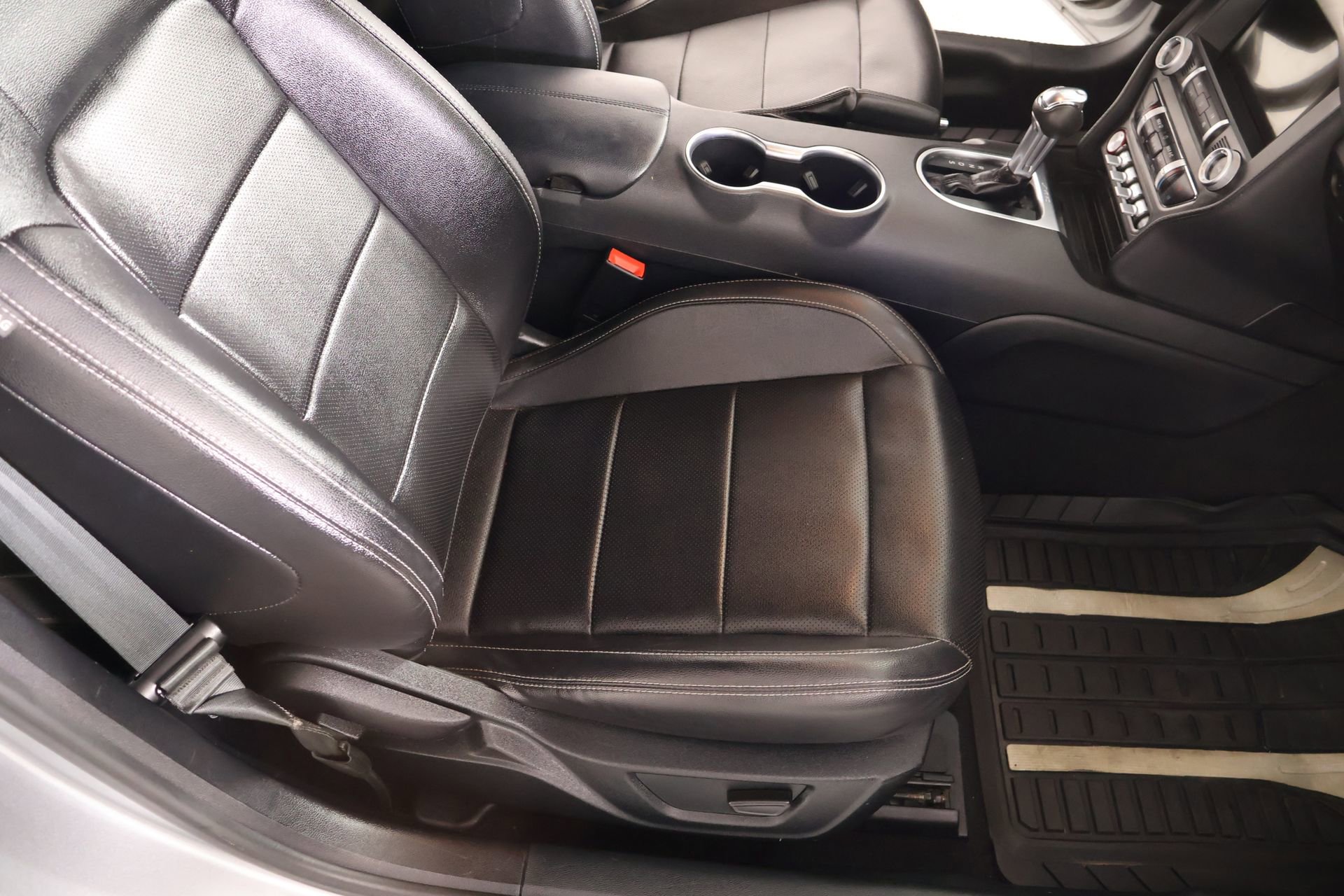 Used 2023 Ford Mustang Premium RWD image 13