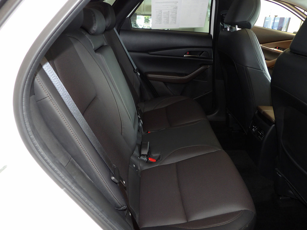 Certified 2023 MAZDA CX-30 AWD 2.5 S w/ Premium Package image 18