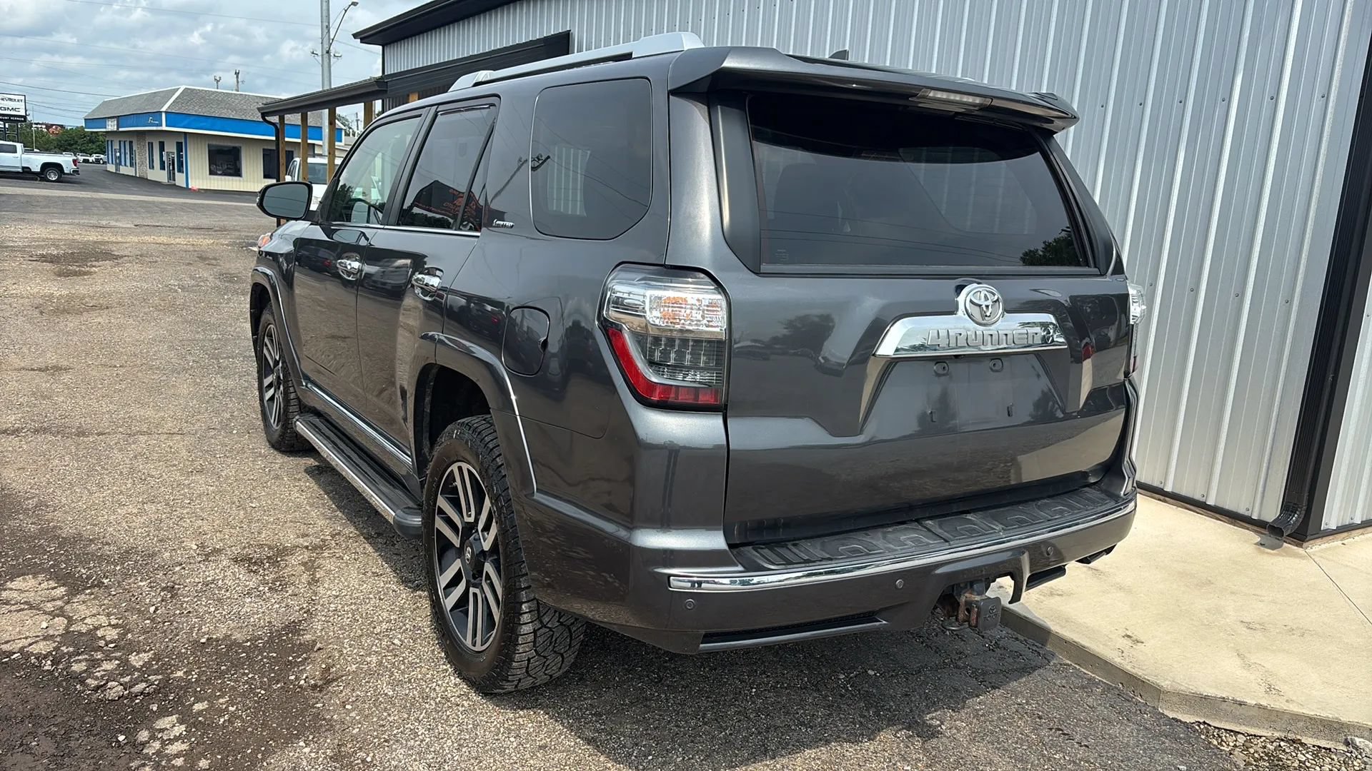Used 2016 Toyota 4Runner Limited AWD/4WD image 4