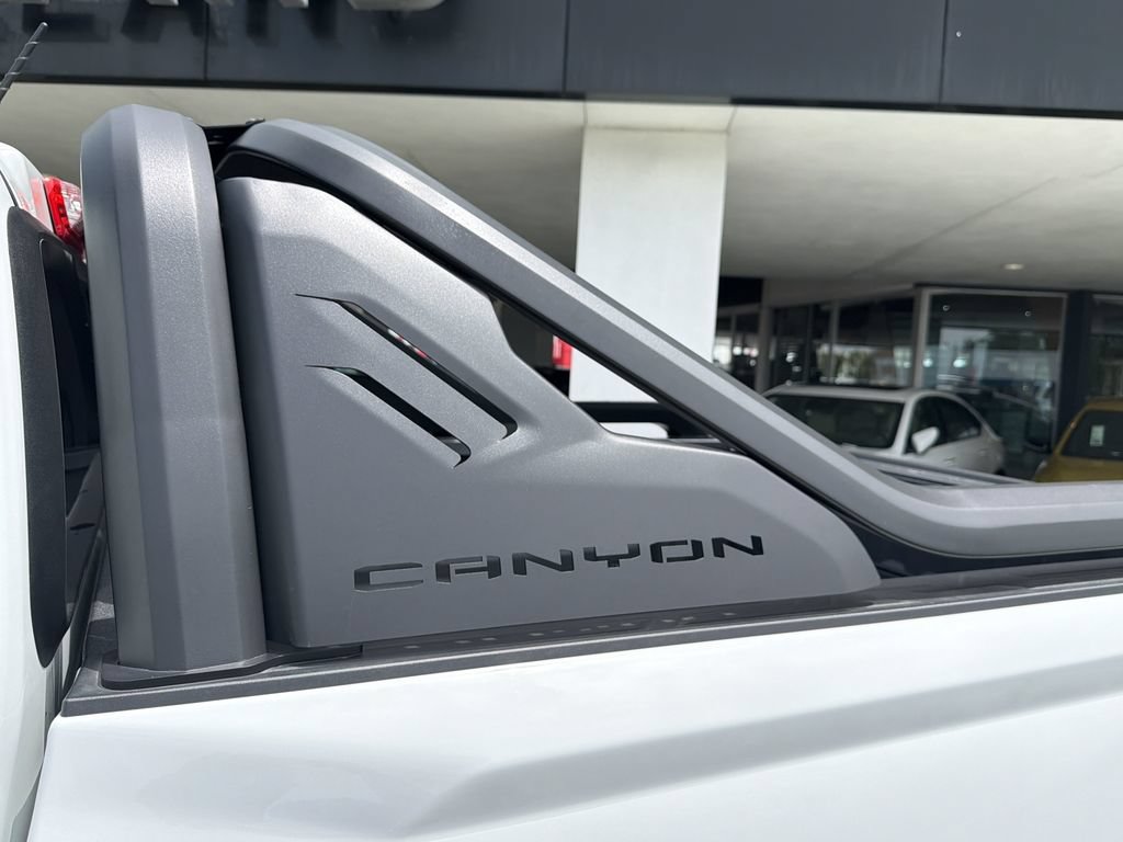 Certified 2025 GMC Canyon AT4 w/ Nightfall Edition AWD/4WD image 18