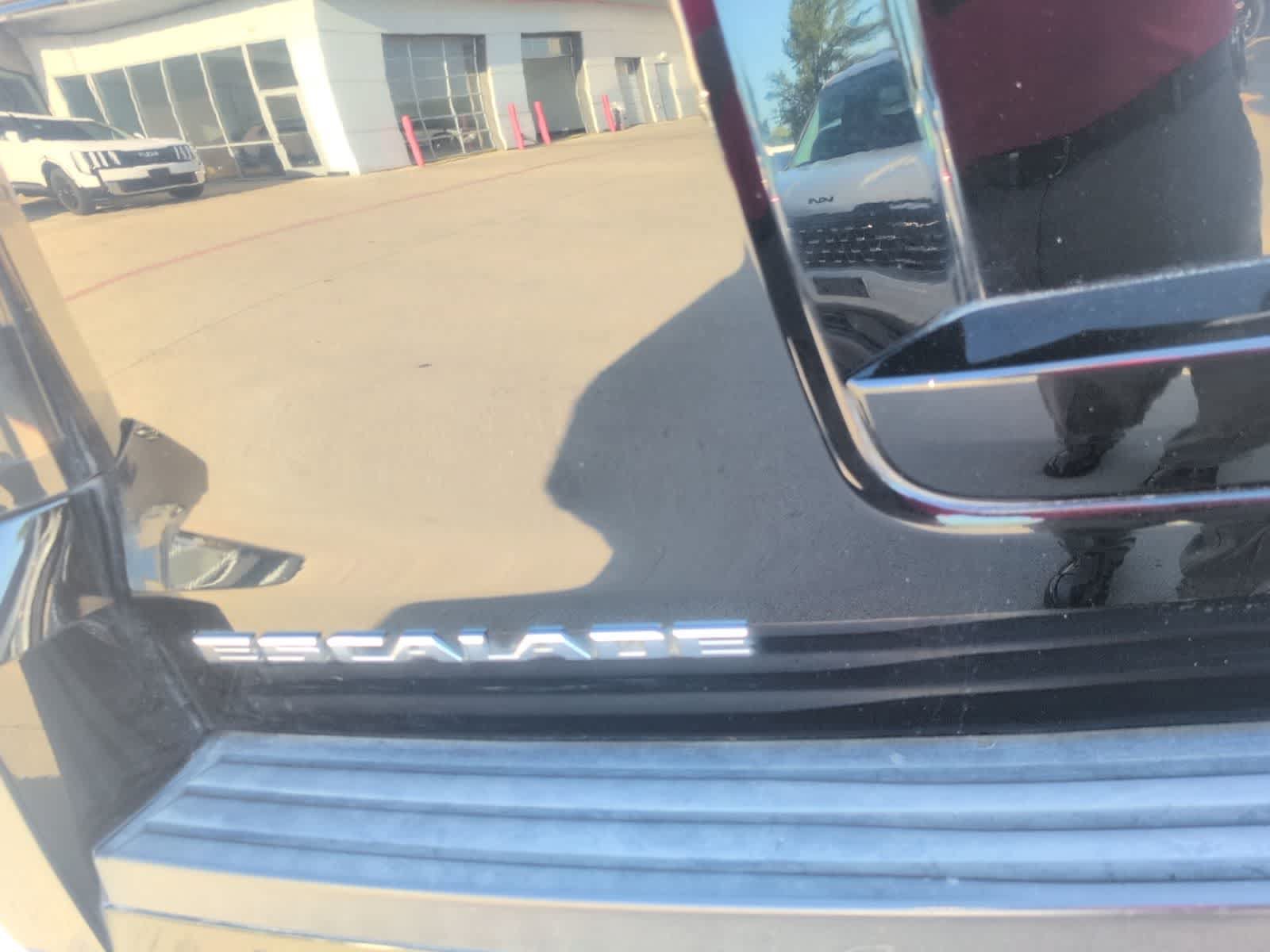 Used 2018 Cadillac Escalade ESV Luxury RWD image 15