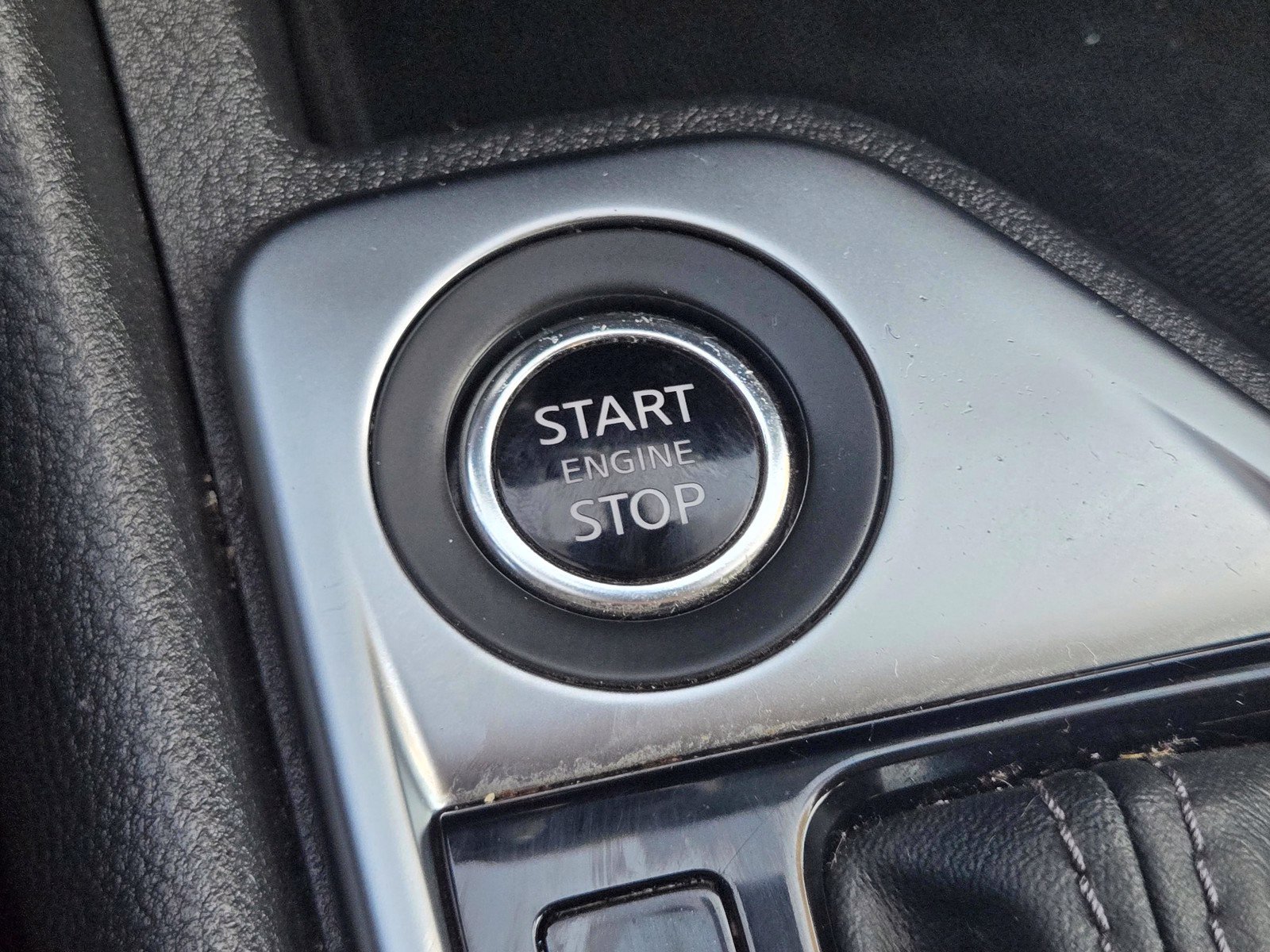 Used 2025 Nissan Sentra SV FWD image 27