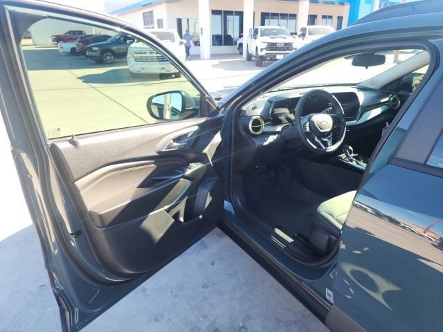 New 2026 Chevrolet Trax LT w/ Driver Confidence Package image 18