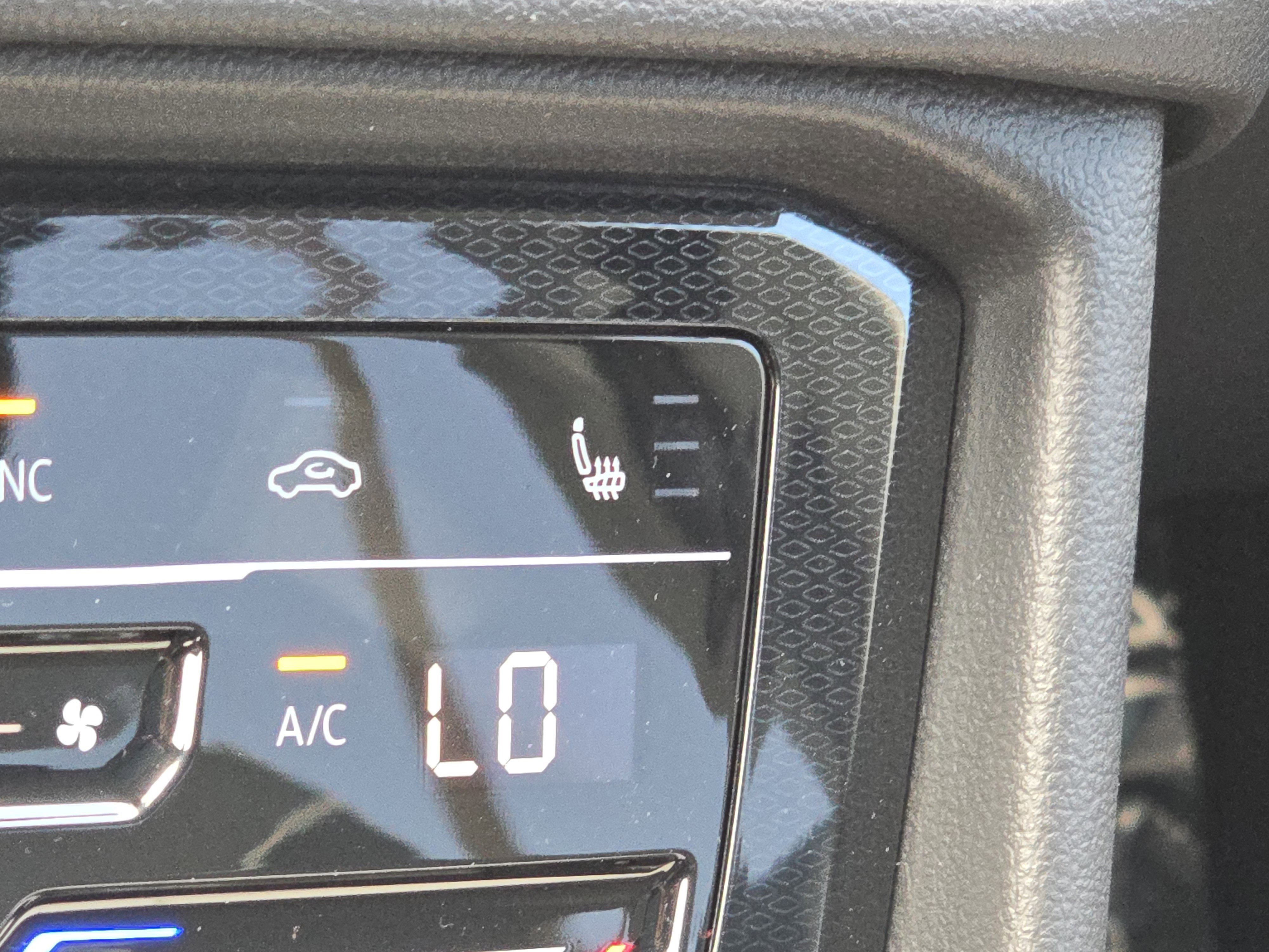 New 2025 Volkswagen Taos SE image 11