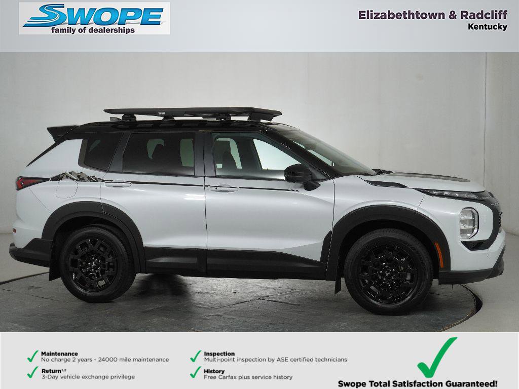 Used 2025 Mitsubishi Outlander Trail Edition image 2