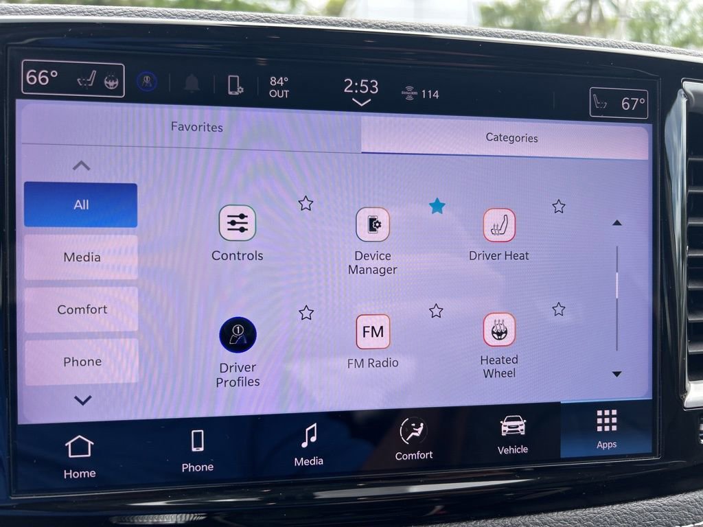 Used 2024 Chrysler Pacifica Touring-L image 39