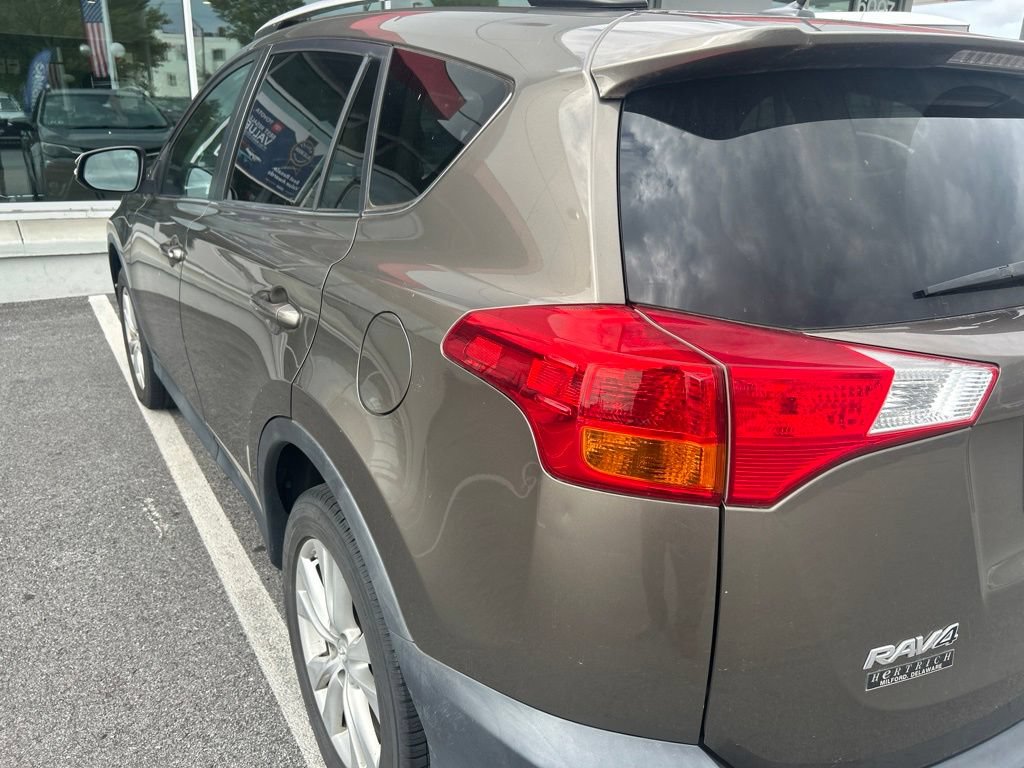 Used 2014 Toyota RAV4 Limited w/ Technology Package AWD/4WD image 6
