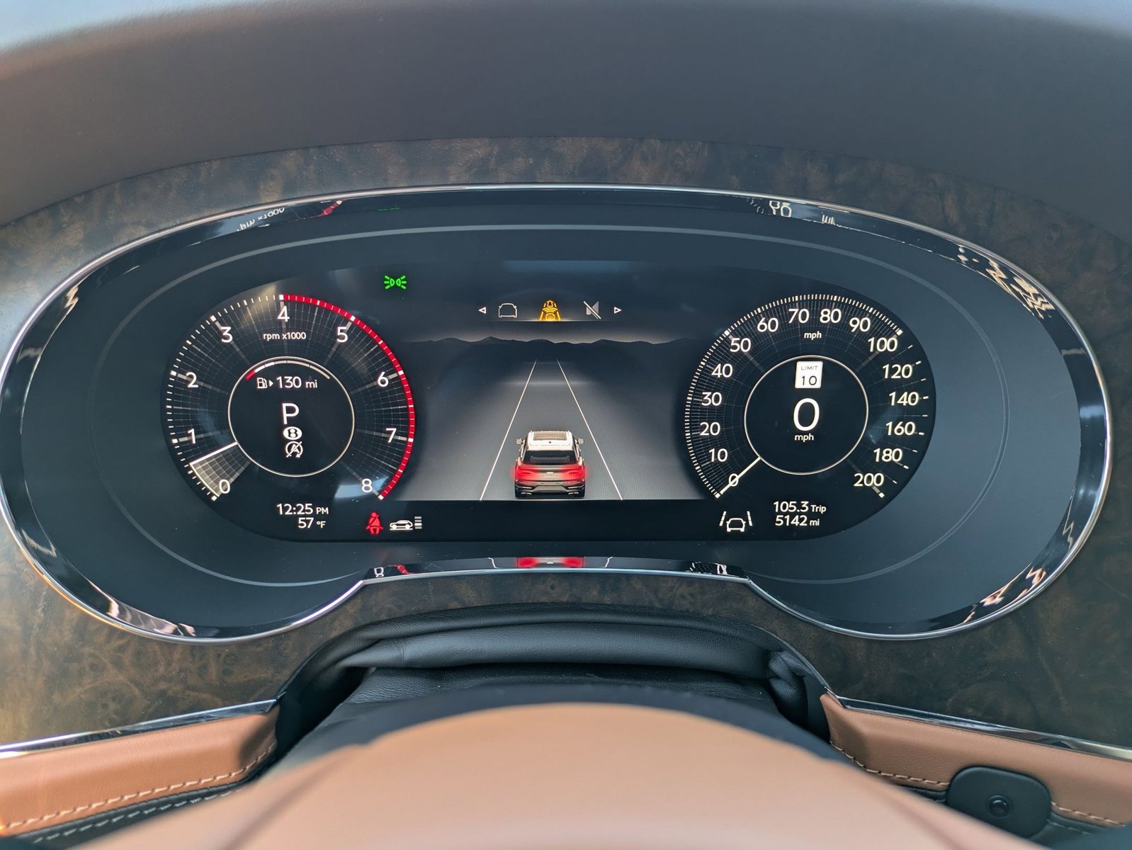 Certified 2025 Bentley Bentayga Extended Wheelbase image 17