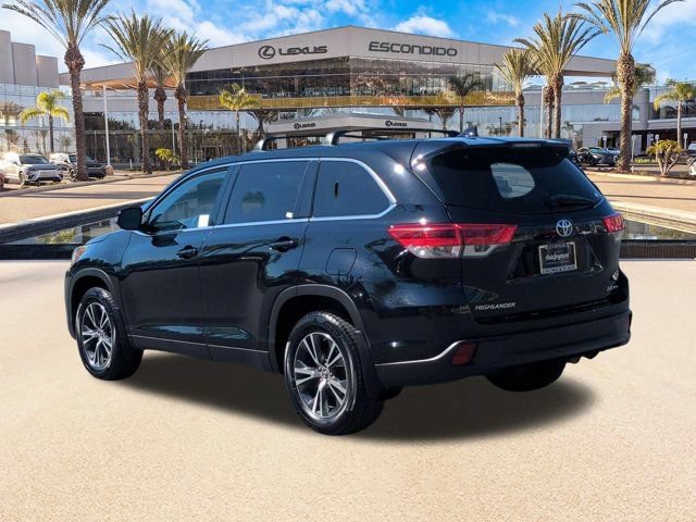 Used 2019 Toyota Highlander Plus AWD/4WD image 7