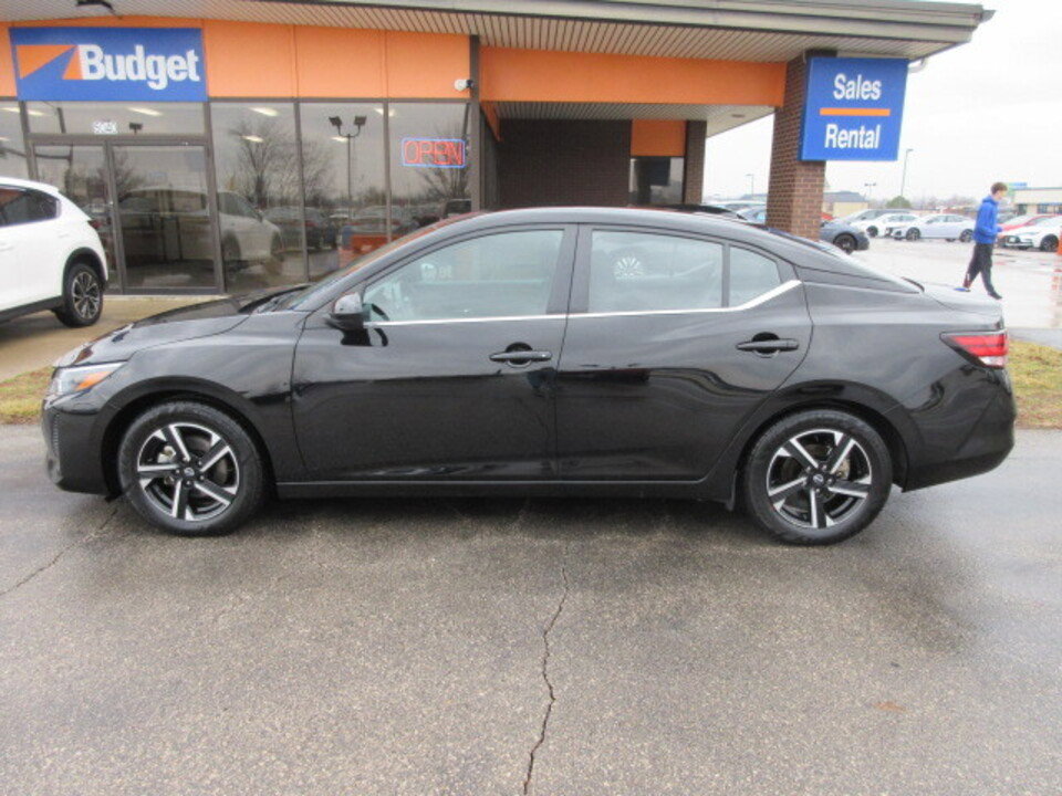 Used 2024 Nissan Sentra SV FWD image 2
