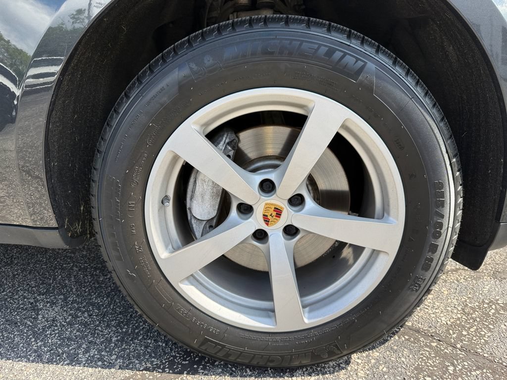 Used 2018 Porsche Macan AWD/4WD image 18