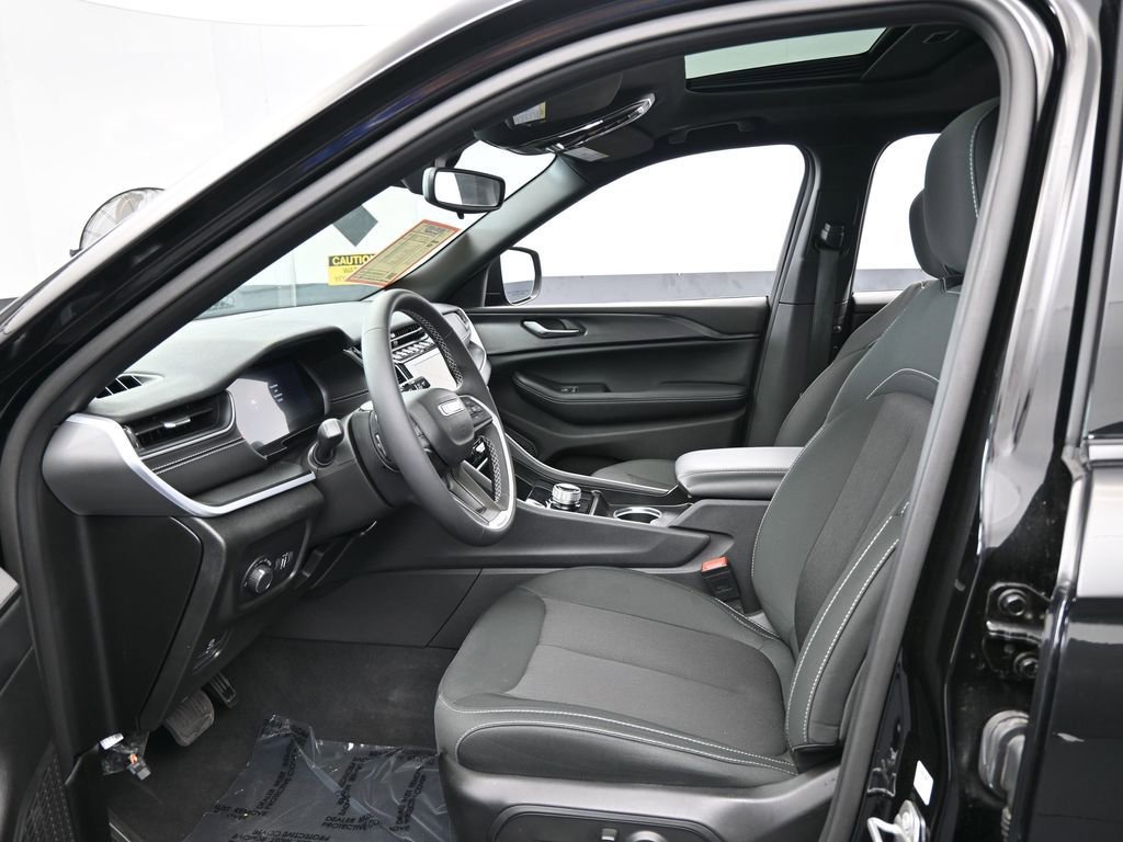 Used 2024 Jeep Grand Cherokee L Laredo image 14