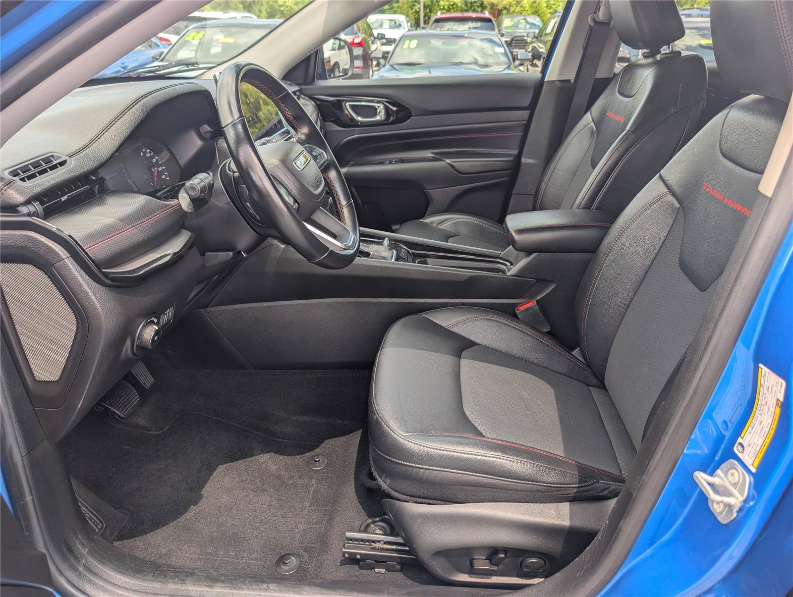 Used 2022 Jeep Compass Trailhawk w/ Trailhawk Convenience Group AWD/4WD image 19