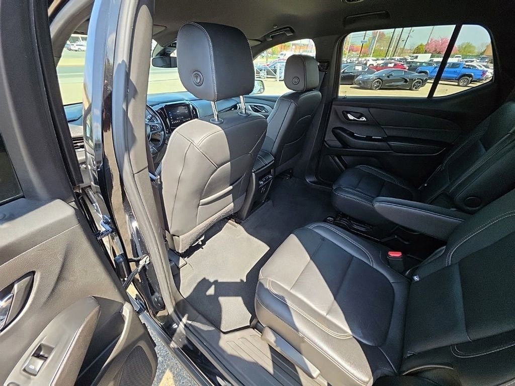 Used 2023 Chevrolet Traverse LT AWD/4WD image 21