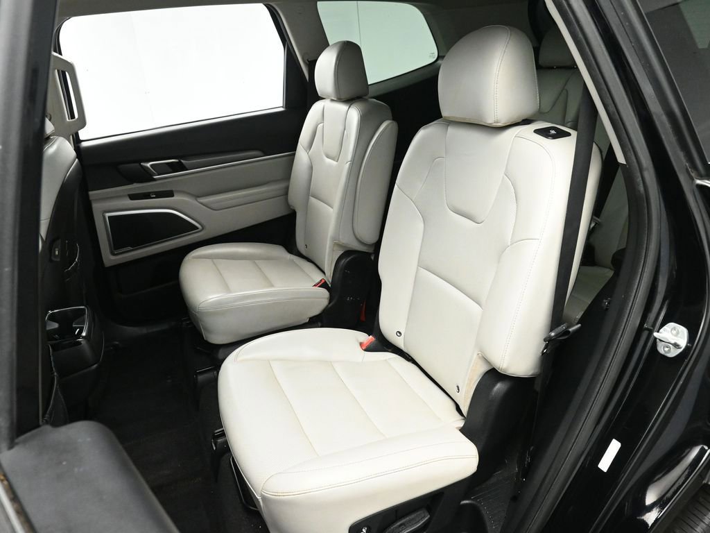 Used 2022 Kia Telluride S image 16