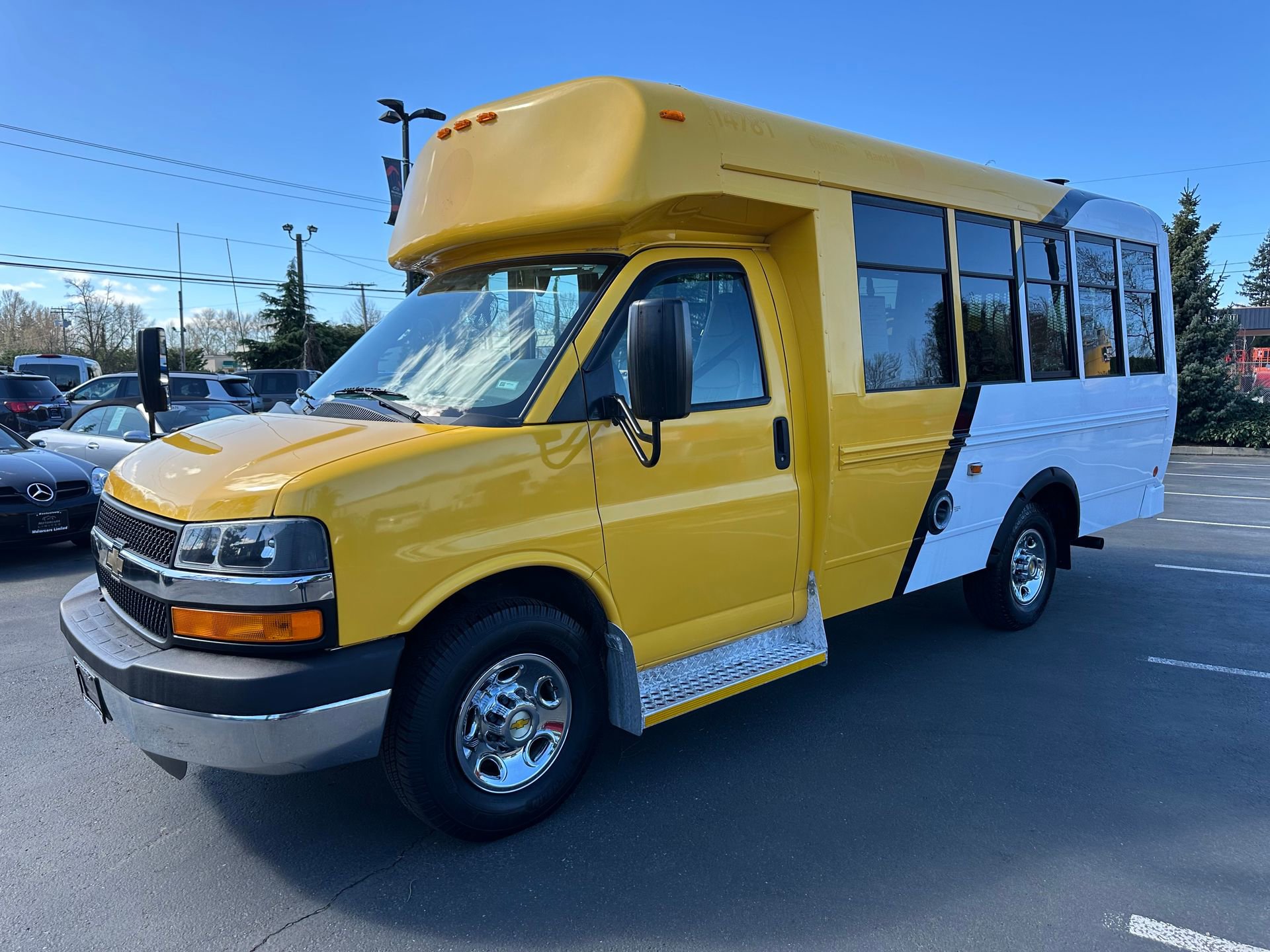 Used 2014 Chevrolet Express 3500 RWD image 1