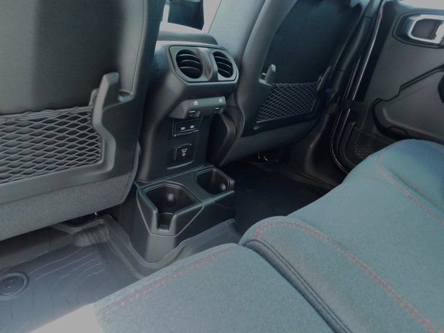 New 2025 Jeep Wrangler Unlimited Rubicon w/ Convenience Group image 20