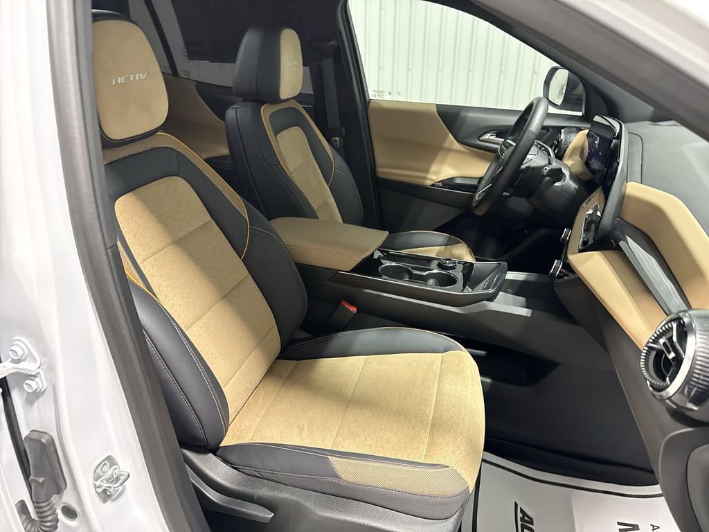 Used 2025 Chevrolet Equinox ACTIV image 29