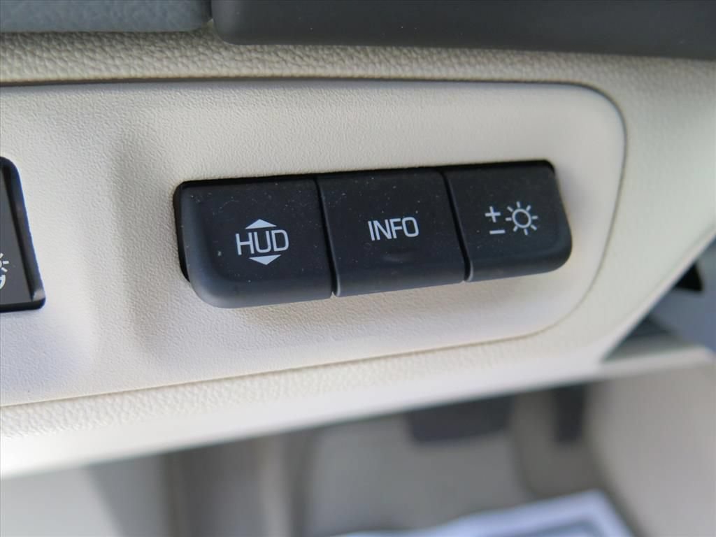 Used 2023 GMC Acadia Denali w/ Denali Ultimate Package AWD/4WD image 13