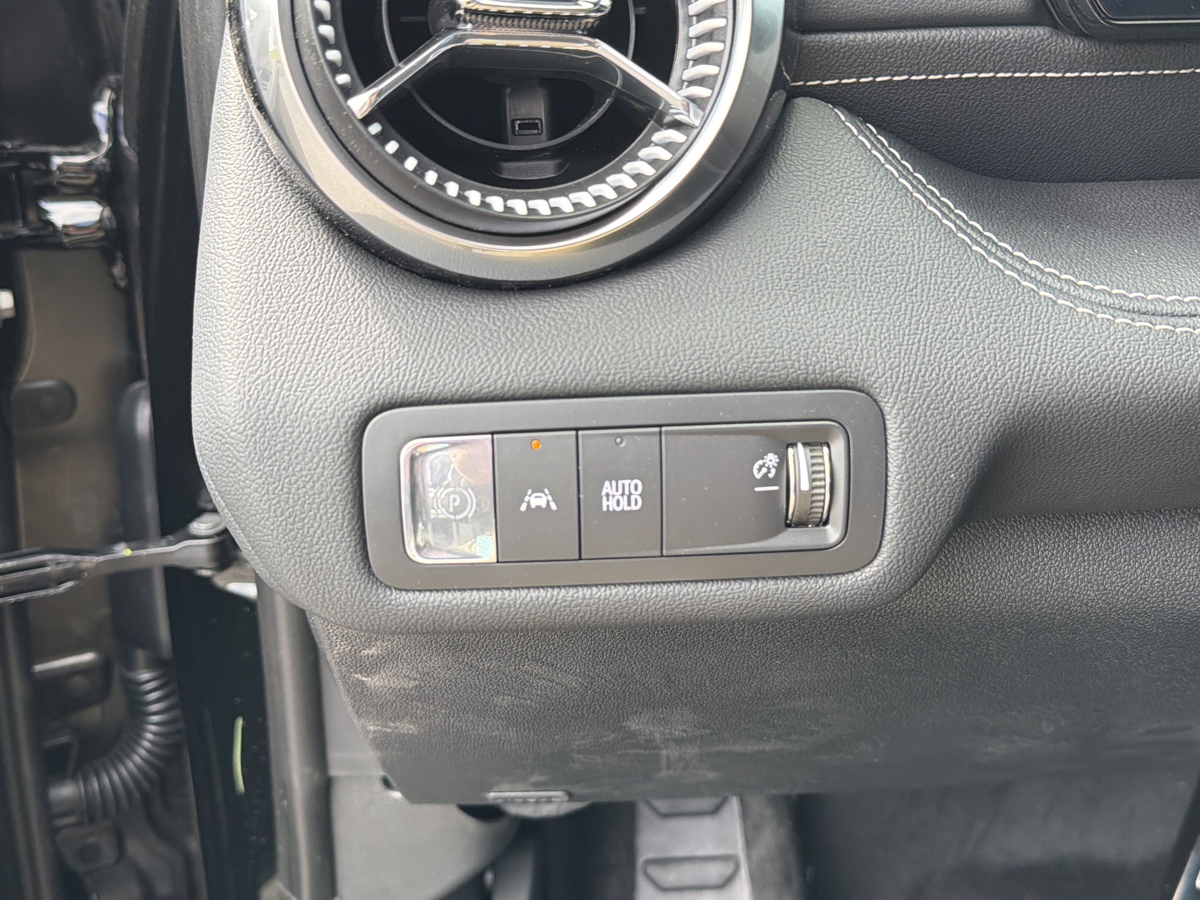 New 2026 Chevrolet Blazer EV LT w/ LPO, Blackout Package AWD/4WD image 18