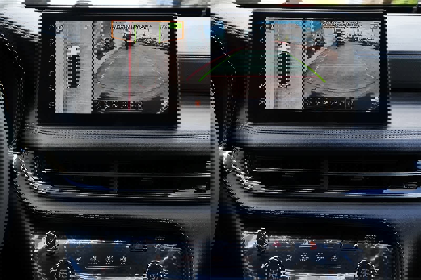 New 2026 INFINITI QX60 Luxe image 14