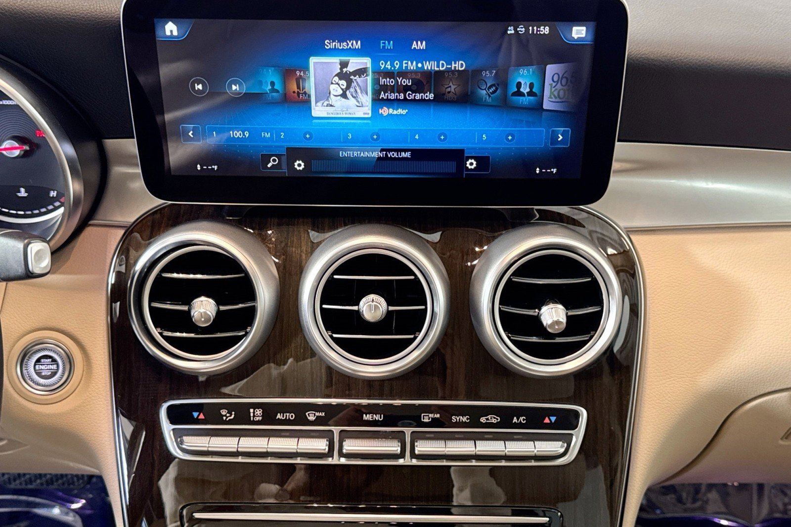 Used 2021 Mercedes-Benz GLC 300 4MATIC image 15