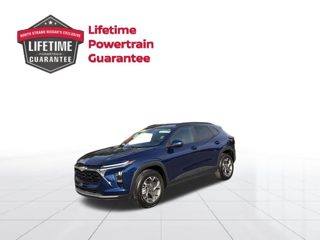 Used 2024 Chevrolet Trax LT FWD image 1