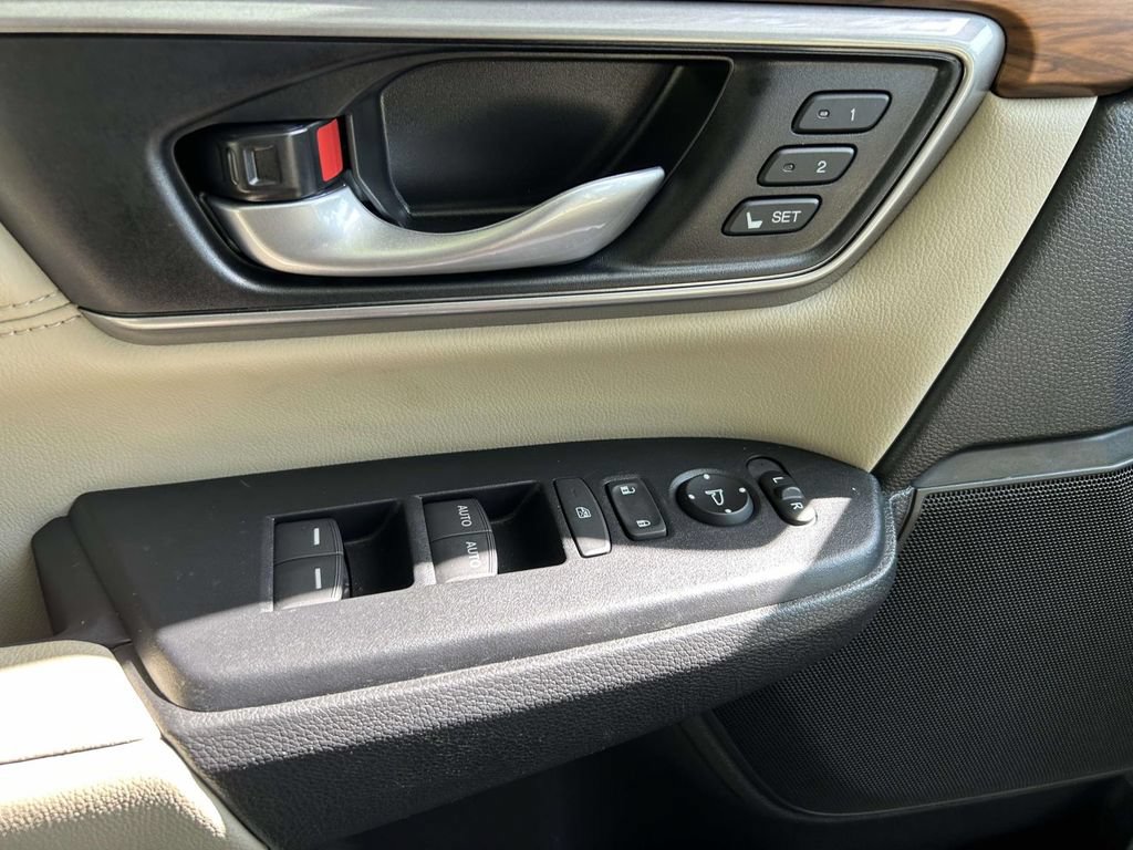 Used 2018 Honda CR-V Touring image 11